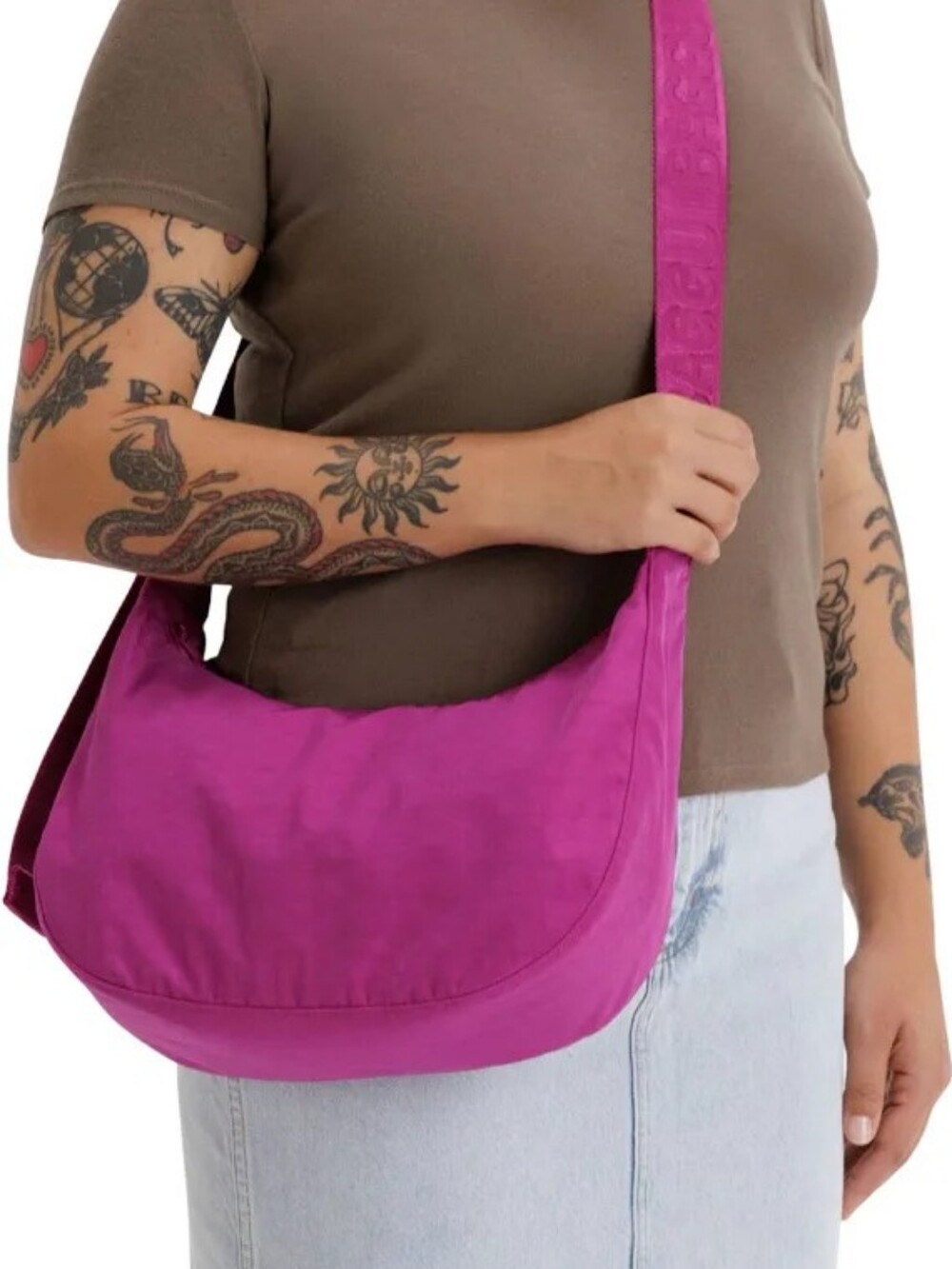 Baggu Medium Crescent Bag - Deep Fuchsia